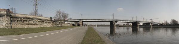 Most kolejowy nad Wisłą
